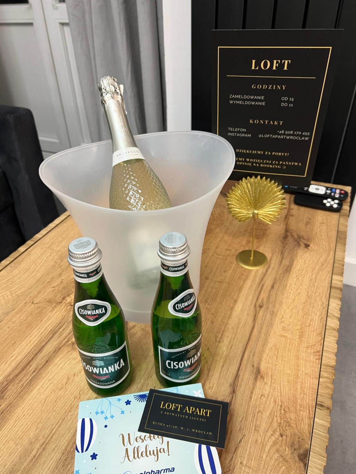 Loft W Centrum Z Jacuzzi Wrocław Kültér fotó